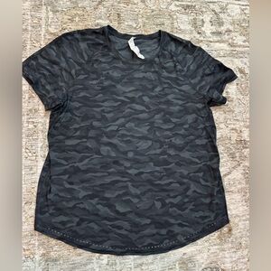 Lululemon tee